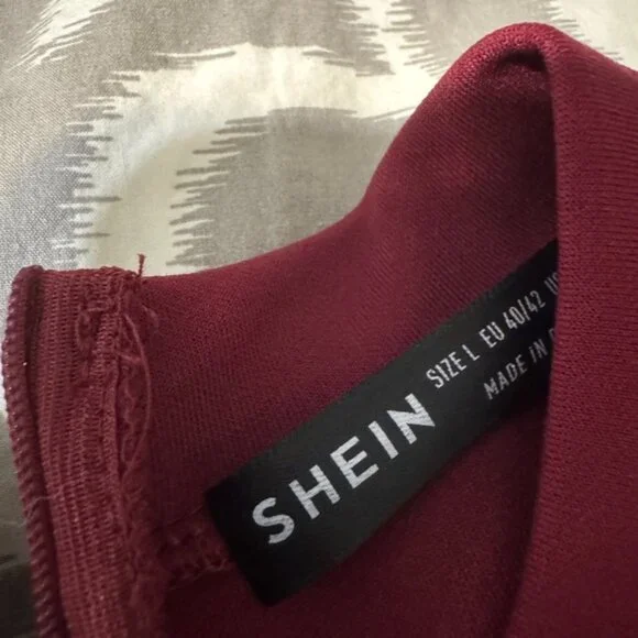 Chic Cutout Long Sleeve Dress in Burgundy - Picture 2 of 3